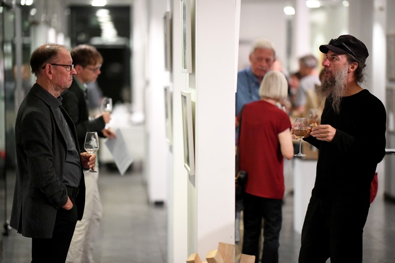 Kirsten Kötter: Artistic research Landtag. In: Bewegte Zeiten, exhibition, Landtag Rheinland-Pfalz,
  Abgeordnetenhaus Mainz, Germany, 04.09.2019 - 10.10.2019, exhibition view, photograph: Landtag Rheinland-Pfalz /
  Andreas Linsenmann